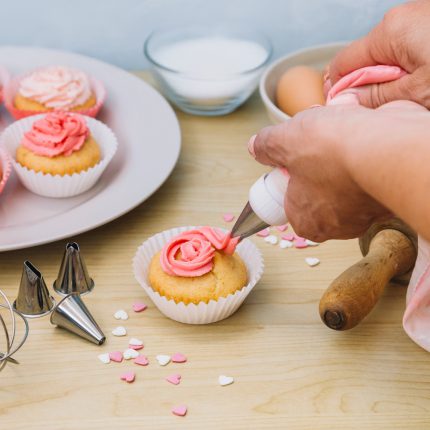 Vintage Cupcake Decorating: Live Zoom Workshop